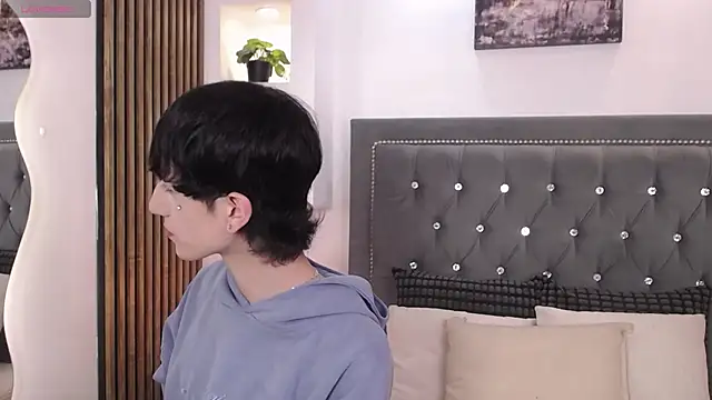 Emo Boy  online show from June 12, 2026, 8:19 pm