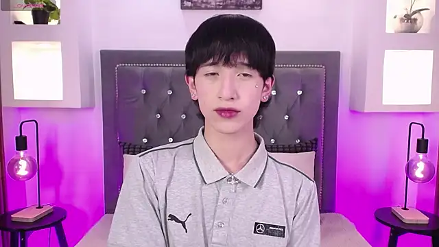 Emo Boy  online show from June 19, 2026, 8:23 pm