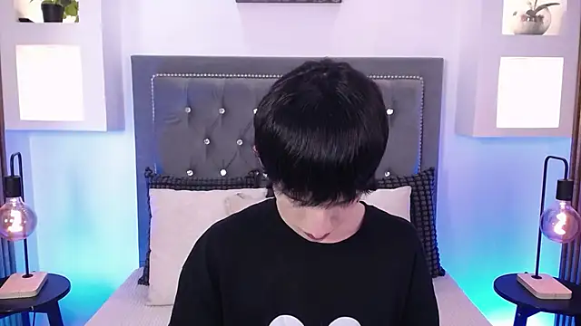 Emo Boy  online show from June 20, 2026, 9:50 pm