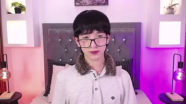 Emo Boy  online show from June 21, 2026, 4:09 pm