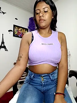 vannesitha25 online show from October 21, 2025, 1:12 pm