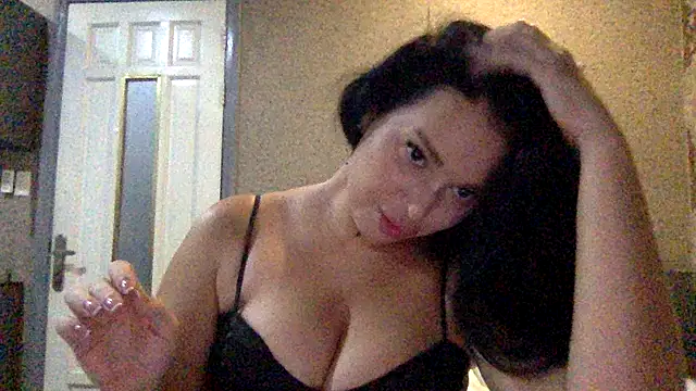 Snapshot of Fayronna chatting on March 8, 2026, 6:34 pm Fayronna online show from March 8, 2026, 6:34 pm