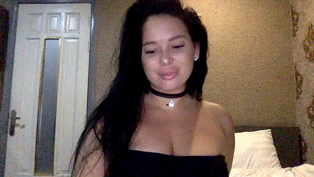 Snapshot of Fayronna chatting on March 13, 2026, 8:37 pm Fayronna online show from March 13, 2026, 8:37 pm