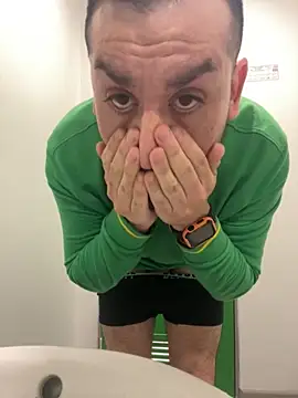 Snapshot of Nasho172737 chatting on December 4, 2025, 10:40 pm Nasho172737 online show from December 4, 2025, 10:40 pm