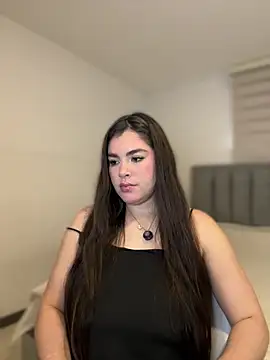 Isabella LaRue online show from April 28, 2026, 9:42 pm