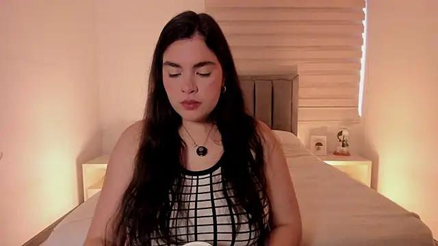 Isabella LaRue online show from June 16, 2026, 11:24 am