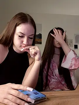 MayaGlow online show from February 5, 2026, 5:23 am