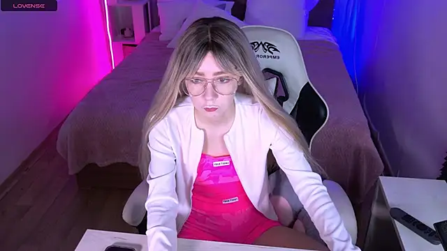 sofiisun online show from October 18, 2025, 4:15 am