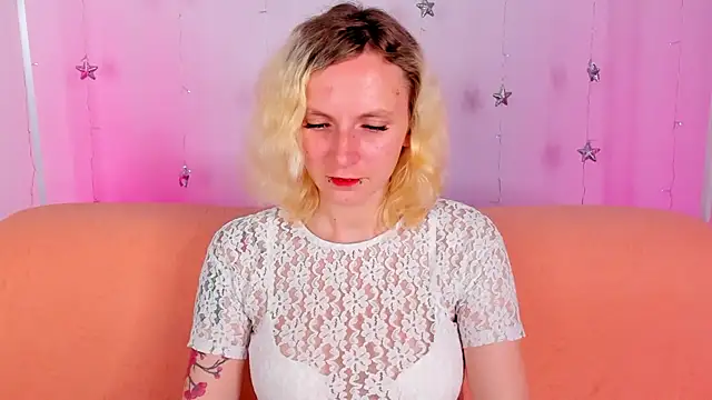 LikiLips online show from August 4, 2026, 1:20 am