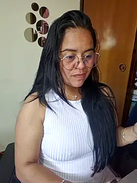Snapshot of Miss__kendra_ chatting on October 22, 2025, 2:17 pm Miss  kendra  online show from October 22, 2025, 2:17 pm