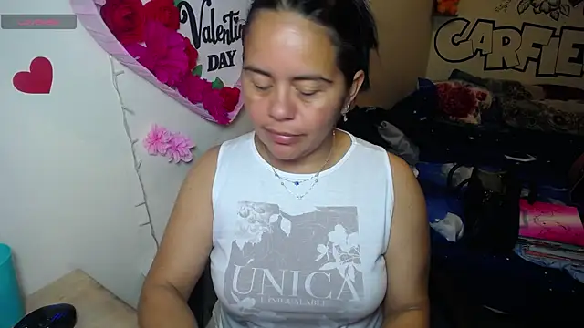 Miss  kendra  online show from April 27, 2026, 11:36 pm