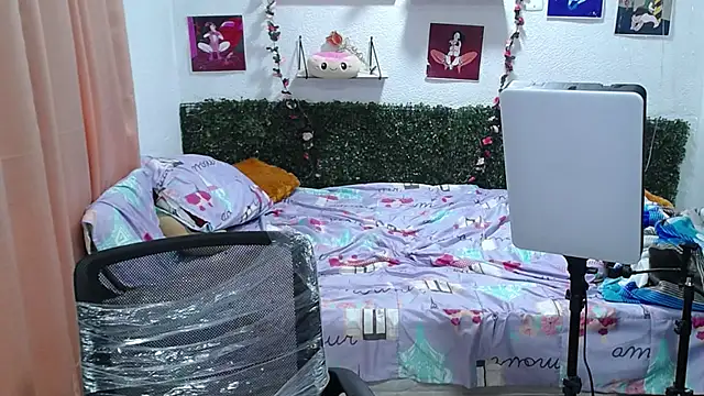 thianahorny online show from May 7, 2026, 1:38 pm