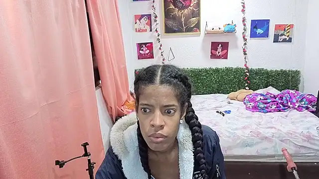 thianahorny online show from June 25, 2026, 12:42 pm