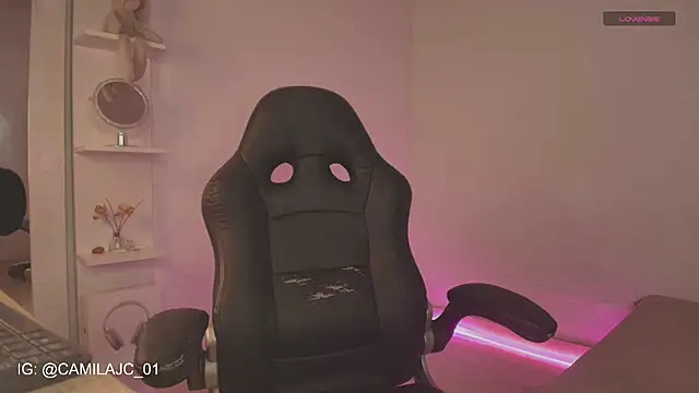 KIMMIE 01 online show from March 19, 2026, 2:10 pm