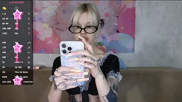 HoneyGold  online show from June 22, 2026, 3:47 am