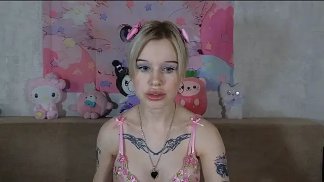 HoneyGold  online show from July 8, 2026, 4:39 am