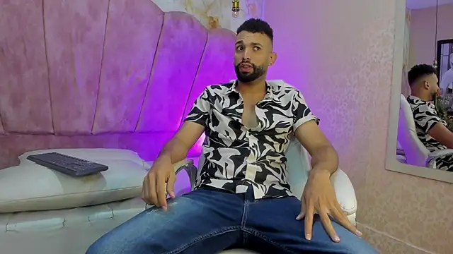 onlymen2025 online show from October 9, 2025, 11:41 am