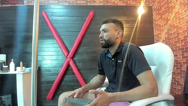 onlymen2025 online show from November 10, 2025, 7:57 pm