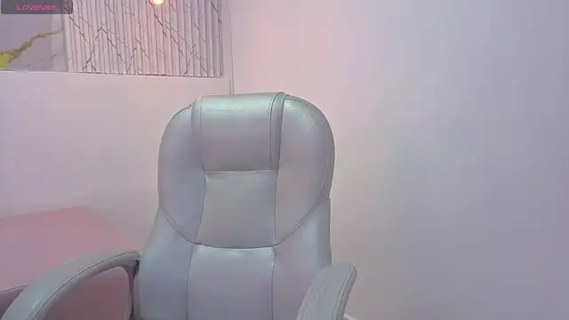 onlymen2025 online show from November 22, 2025, 8:41 pm