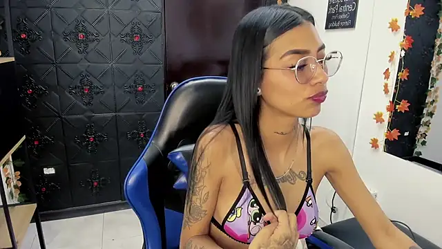 KarlaSlutSkinny   online show from June 26, 2026, 9:19 pm