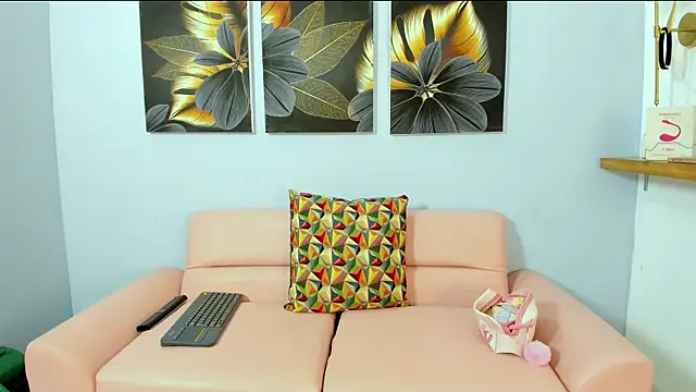 daniella molina1 online show from October 10, 2025, 1:54 pm