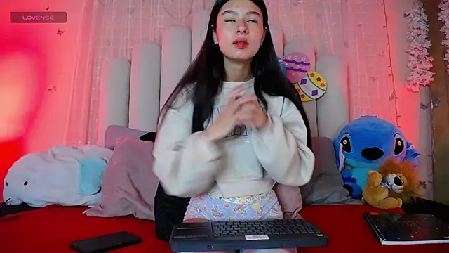 SweetRenata  online show from March 5, 2026, 11:50 am