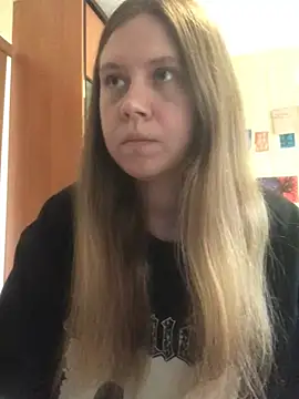 Snapshot of LunaVirelle chatting on July 7, 2026, 1:15 pm LunaVirelle online show from July 7, 2026, 1:15 pm