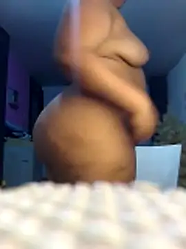 AprilBelmore online show from November 28, 2025, 5:32 am