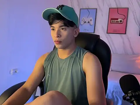 Snapshot of David_Nova chatting on November 12, 2025, 12:44 am David Nova online show from November 12, 2025, 12:44 am