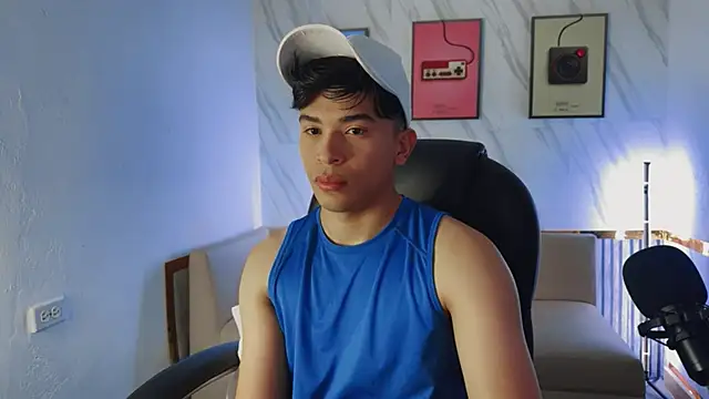 Snapshot of David_Nova chatting on January 12, 2026, 11:04 am David Nova online show from January 12, 2026, 11:04 am