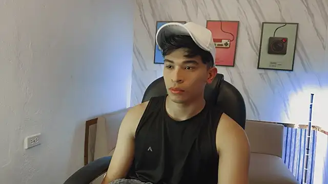 Snapshot of David_Nova chatting on January 15, 2026, 1:05 pm David Nova online show from January 15, 2026, 1:05 pm