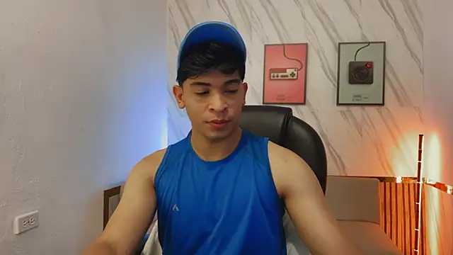 Snapshot of David_Nova chatting on January 17, 2026, 11:04 am David Nova online show from January 17, 2026, 11:04 am