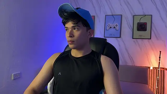 Snapshot of David_Nova chatting on February 15, 2026, 2:47 pm David Nova online show from February 15, 2026, 2:47 pm