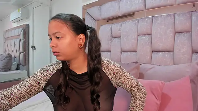 Snapshot of kaorybliss chatting on October 17, 2025, 12:19 pm kaorybliss online show from October 17, 2025, 12:19 pm