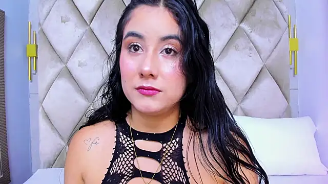 GabyParker  online show from May 8, 2026, 12:21 pm
