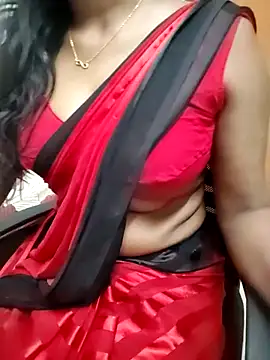 Snapshot of Tamilmallu-duskygirl03 chatting on June 20, 2026, 5:21 am Tamilmallu-duskygirl03 online show from June 20, 2026, 5:21 am