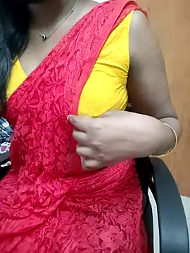 Snapshot of Tamilmallu-duskygirl03 chatting on June 30, 2026, 5:41 am Tamilmallu-duskygirl03 online show from June 30, 2026, 5:41 am