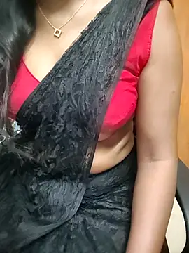 Snapshot of Tamilmallu-duskygirl03 chatting on July 4, 2026, 5:46 am Tamilmallu-duskygirl03 online show from July 4, 2026, 5:46 am
