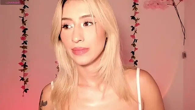 Ashleyroys 111 online show from May 6, 2026, 9:20 pm