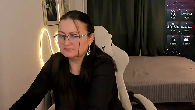 hottyannaa online show from February 12, 2026, 3:01 am