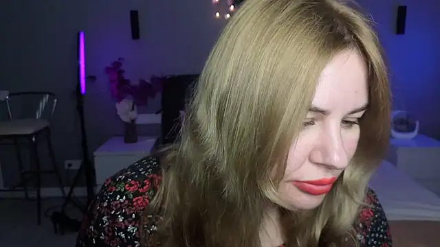 Passion-Blondy online show from May 7, 2026, 6:24 pm