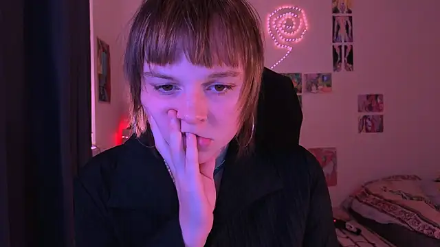 liquid0fluid0 online show from December 5, 2025, 4:47 pm