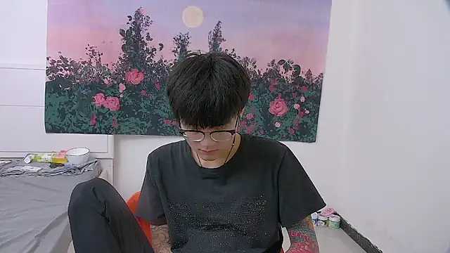 KK-cuteboy online show from April 29, 2026, 5:22 am