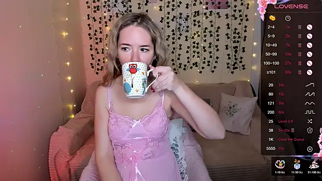 Evaa Braunn online show from November 15, 2025, 2:31 am