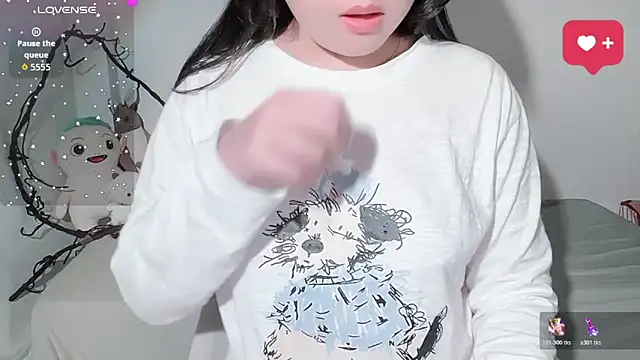 BeChinh Lee online show from December 15, 2025, 4:33 pm