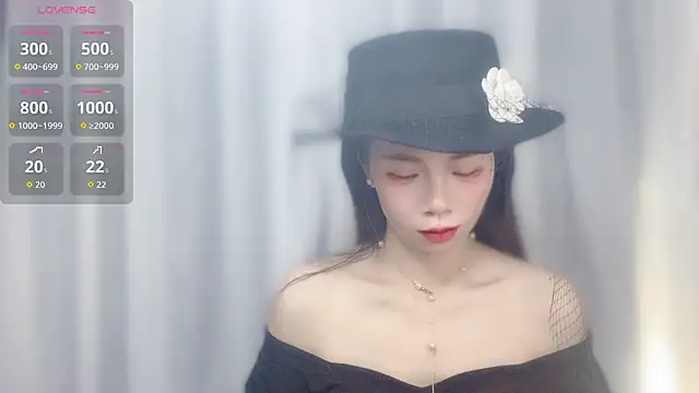 Snapshot of Lynnalltop-165-KeKe chatting on December 20, 2025, 2:40 am Lynnalltop-165-KeKe online show from December 20, 2025, 2:40 am