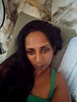 Snapshot of dreamerrrrr1 chatting on October 9, 2025, 5:33 pm dreamerrrrr1 online show from October 9, 2025, 5:33 pm