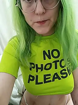 Snapshot of cute_angel_666 chatting on October 18, 2025, 3:35 pm cute angel 666 online show from October 18, 2025, 3:35 pm