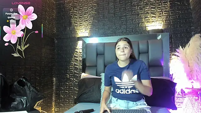 Maraa Rivera online show from December 19, 2025, 2:18 am