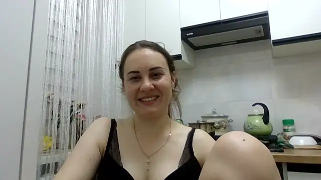 MeadowEyes online show from June 12, 2026, 9:25 pm